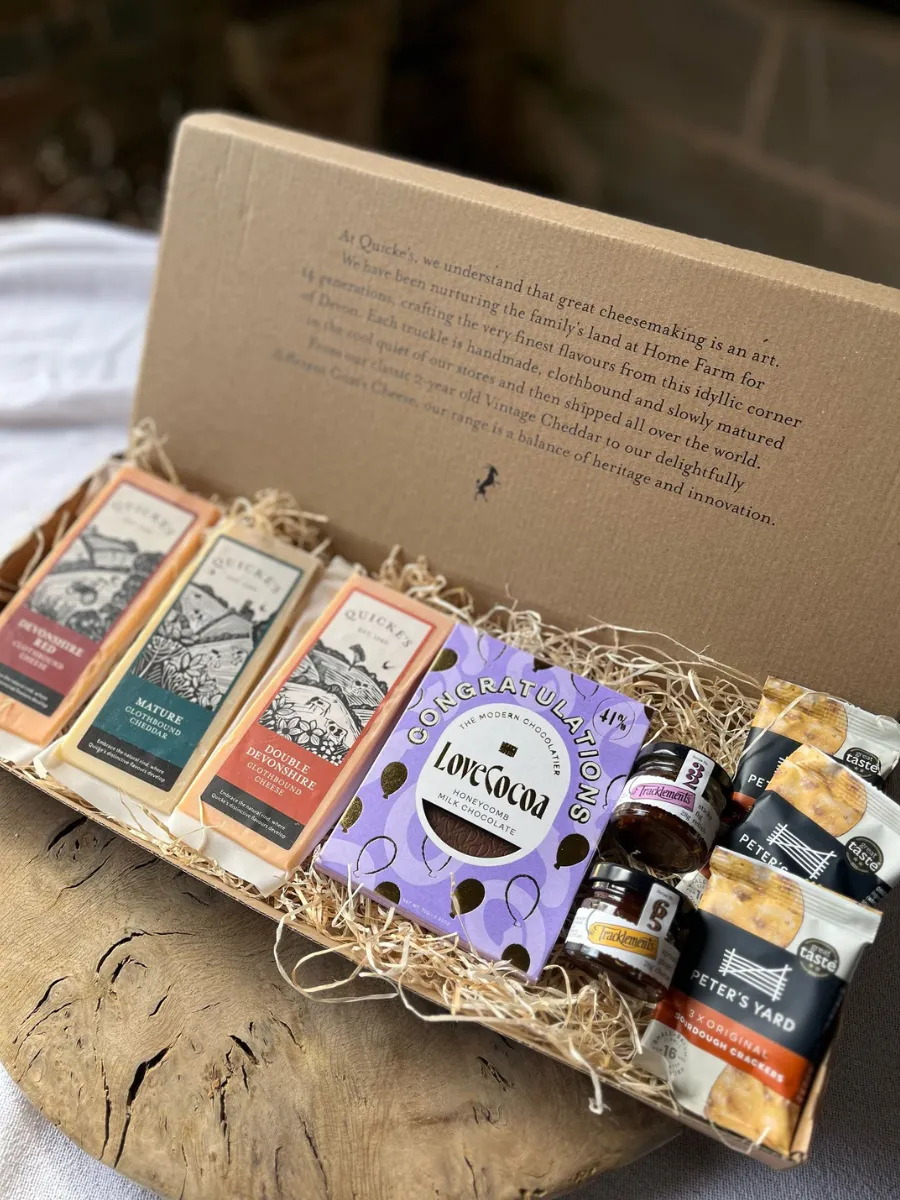Quicke's Congratulations coffret fromages 3x120g boîte lettres