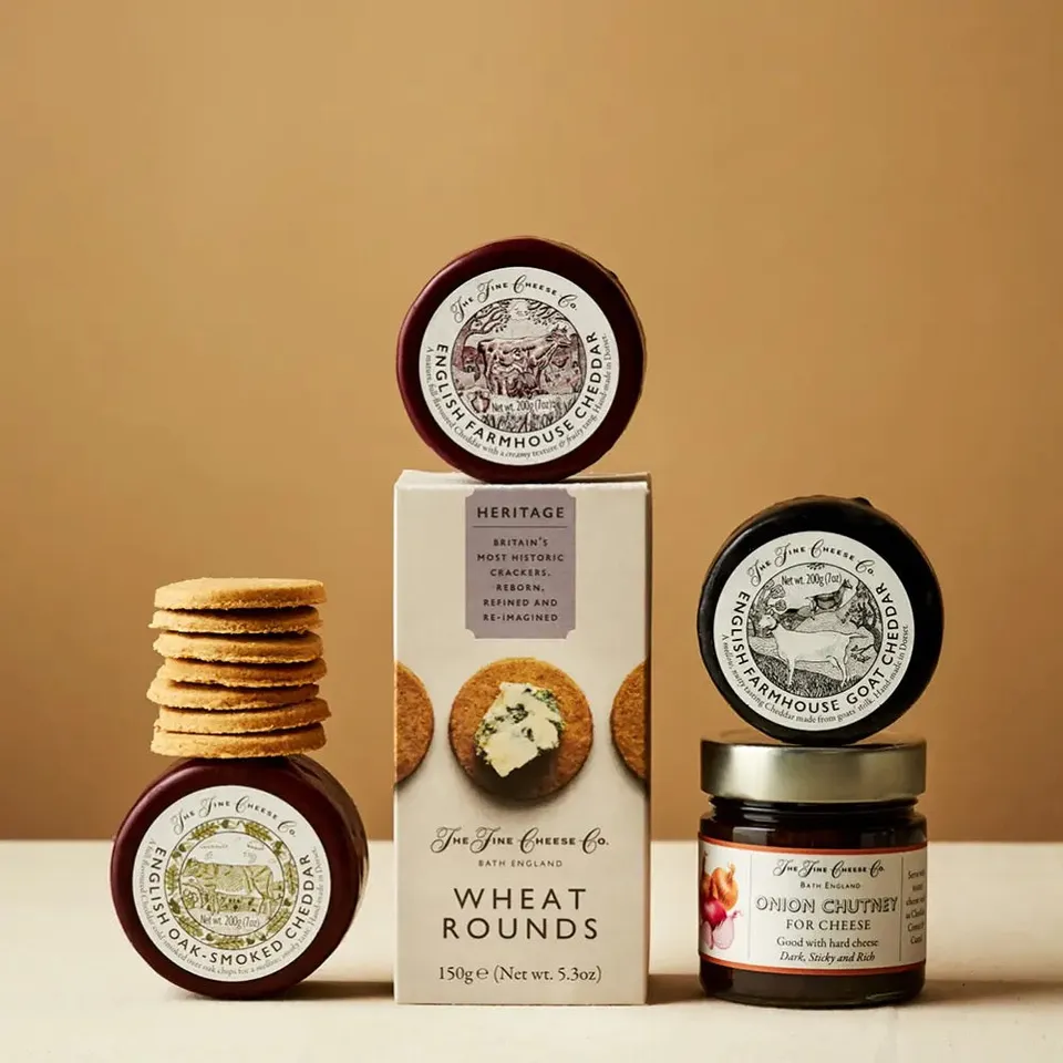 The Fine Cheese Co. Trio Cheddar coffret fromages 3x200g chutney crackers