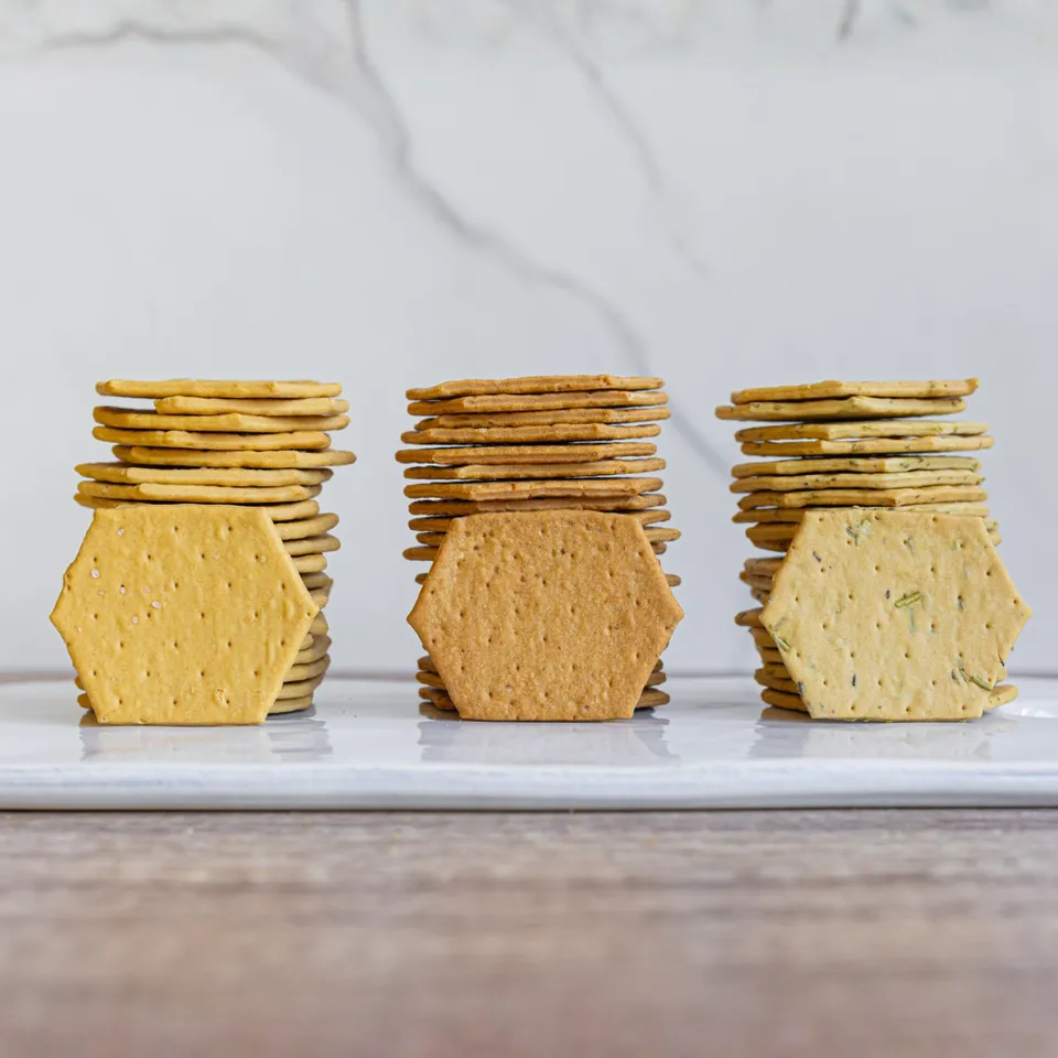 The Fine Cheese Co. Crackers assortiment huile olive 12x100g romarin