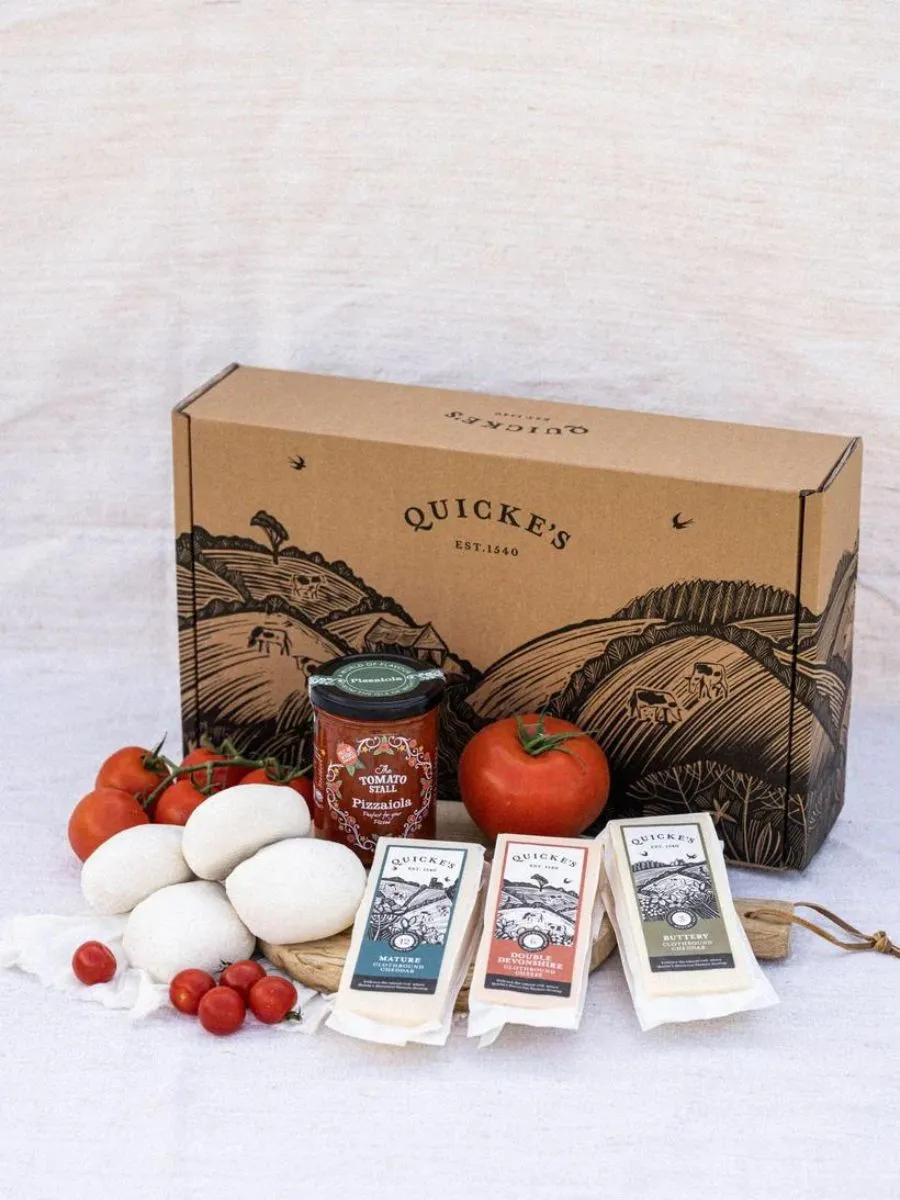 Quicke's Three Cheese Pizza Box coffret pizza 3 cheddars