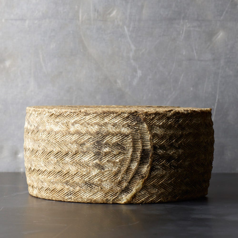 The Fine Cheese Co. La Oveja Negra Manchego Semi Curado fromage 310g