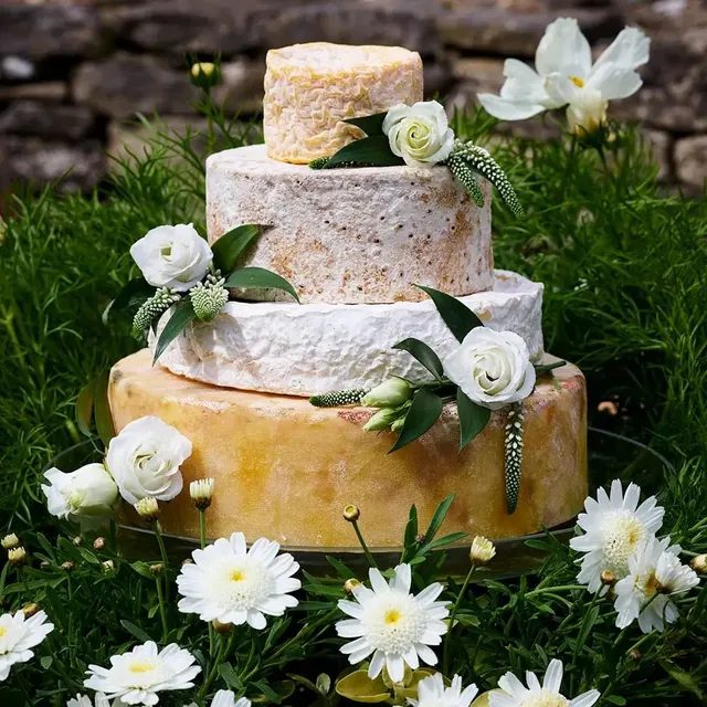 The Fine Cheese Co. Cheese Hampers Faye pièce montée fromage mariage