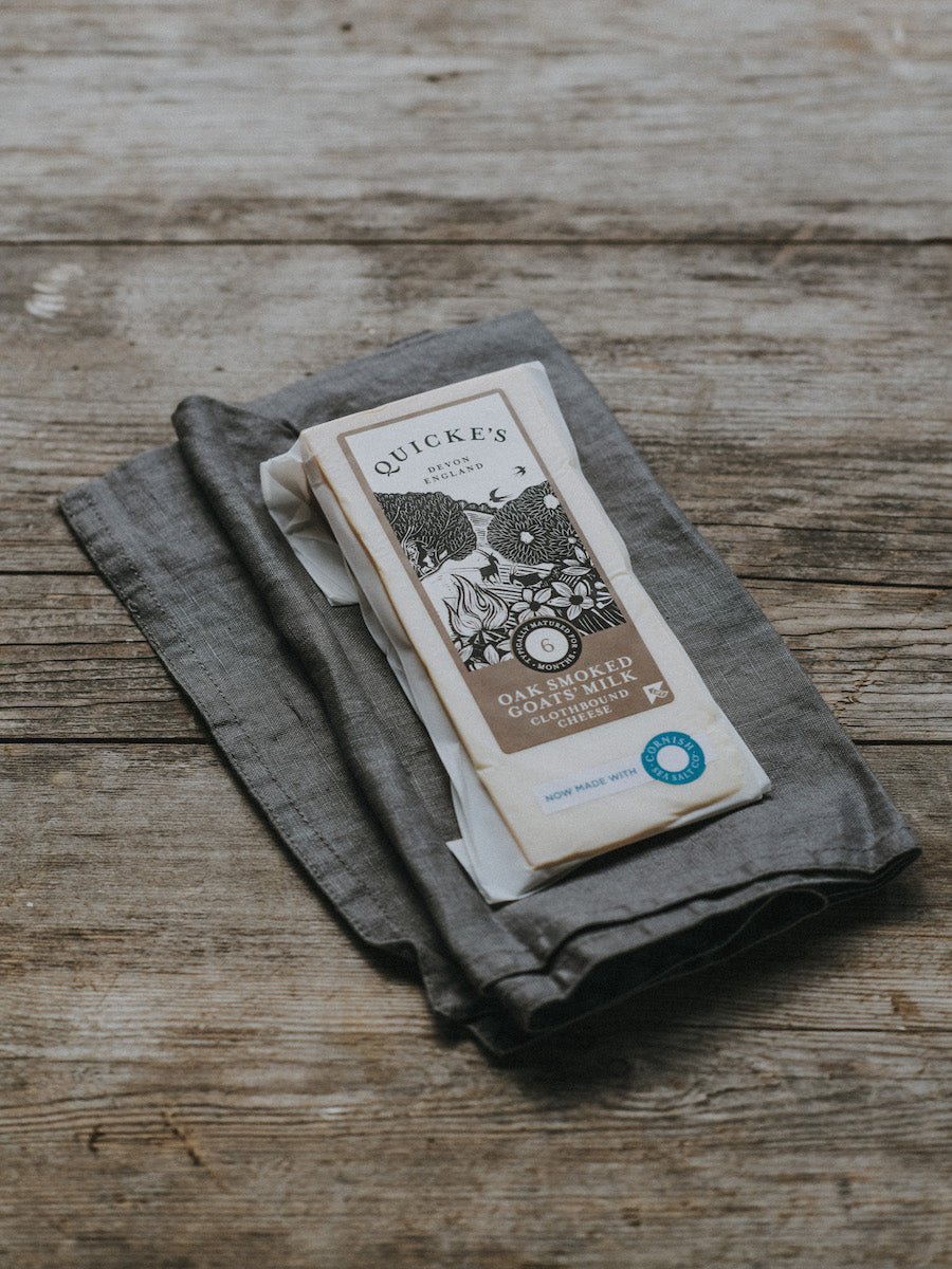 Quicke's Goat & Territorial Oak Smoked fromage chèvre 200g fumé