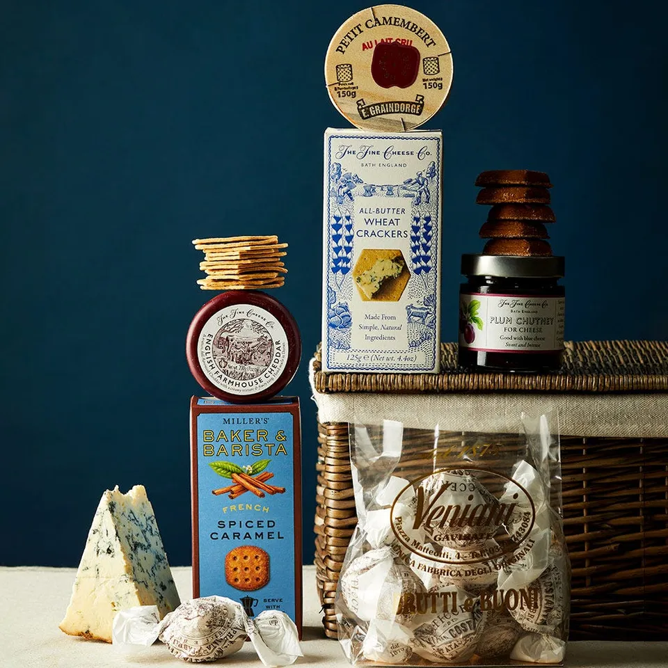 The Fine Cheese Co. Favourites coffret fromages garnis classique