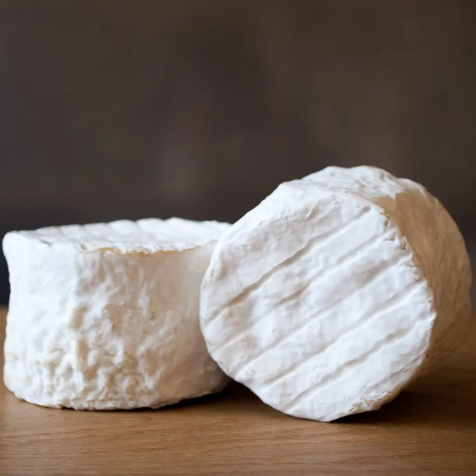 The Fine Cheese Co. Chaource fromage vache crémeux 250g