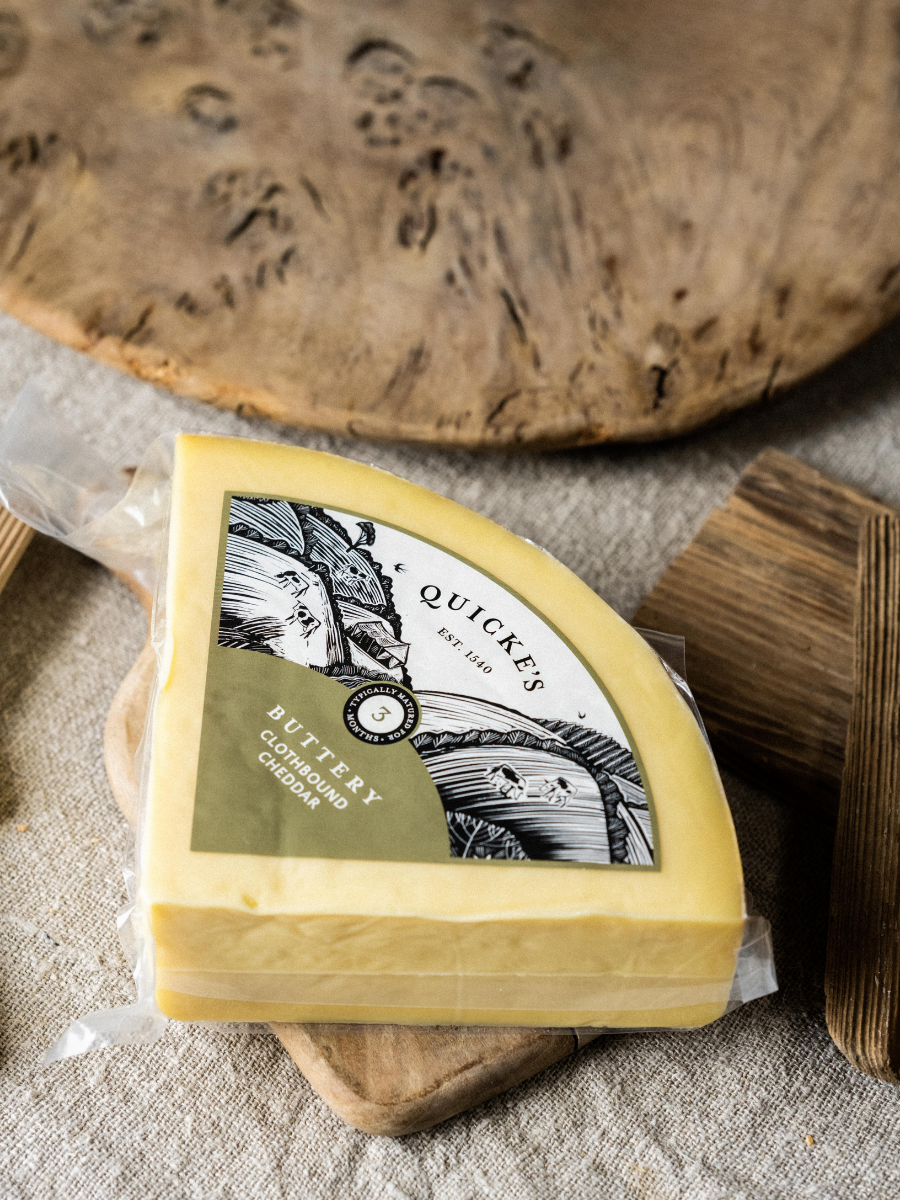 Quicke's Buttery Clothbound Cheddar fromage cheddar 200g doux