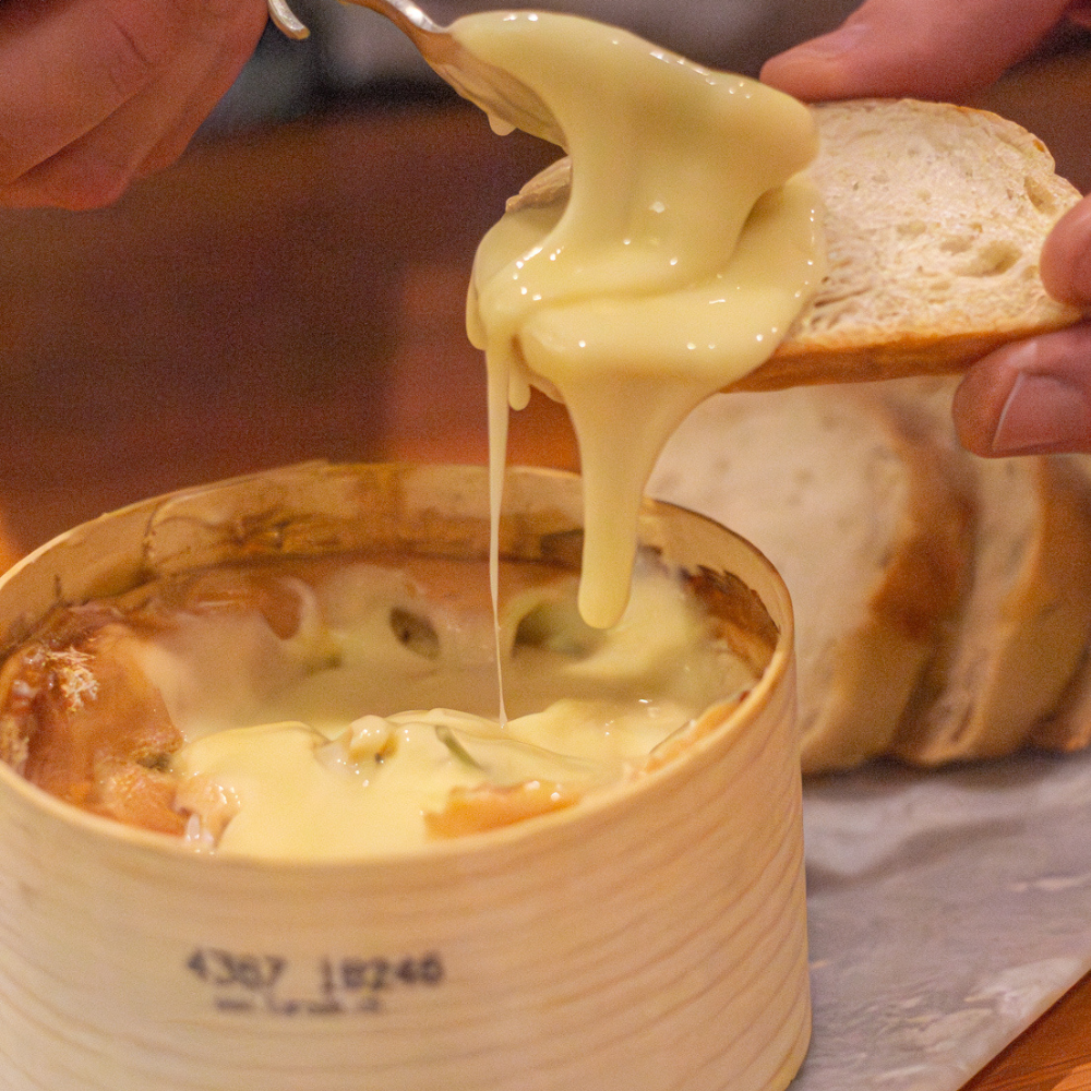 The Fine Cheese Co. Vacherin Mont d'Or fromage 400g