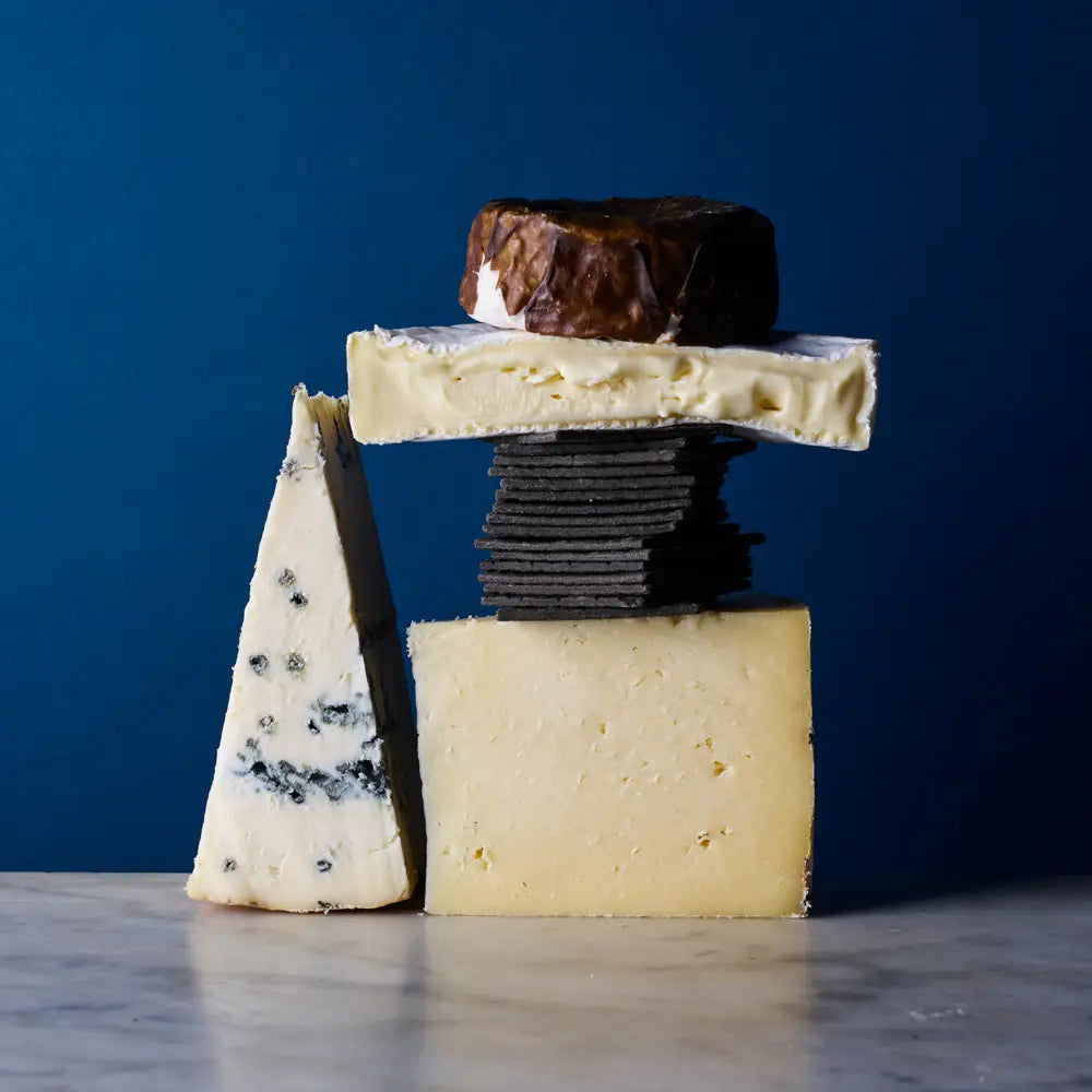 The Fine Cheese Co. Cheese Hampers Abonnement Fromage 700g + Crackers