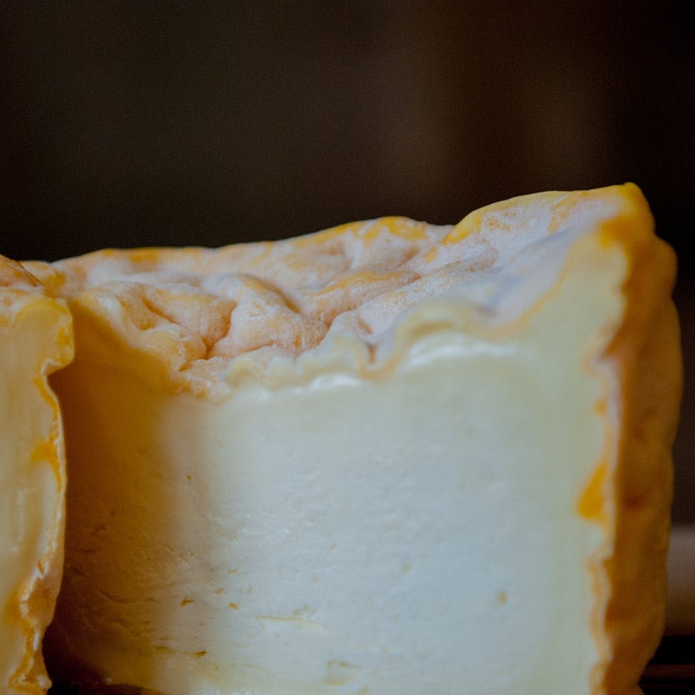 The Fine Cheese Co. Langres fromage croûte lavée 180g lait vache