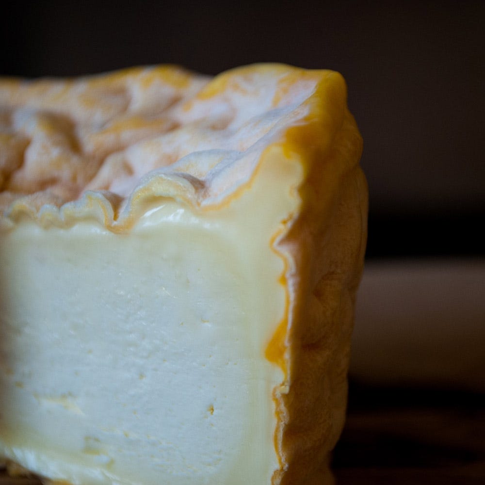 The Fine Cheese Co. Langres fromage croûte lavée 180g lait vache