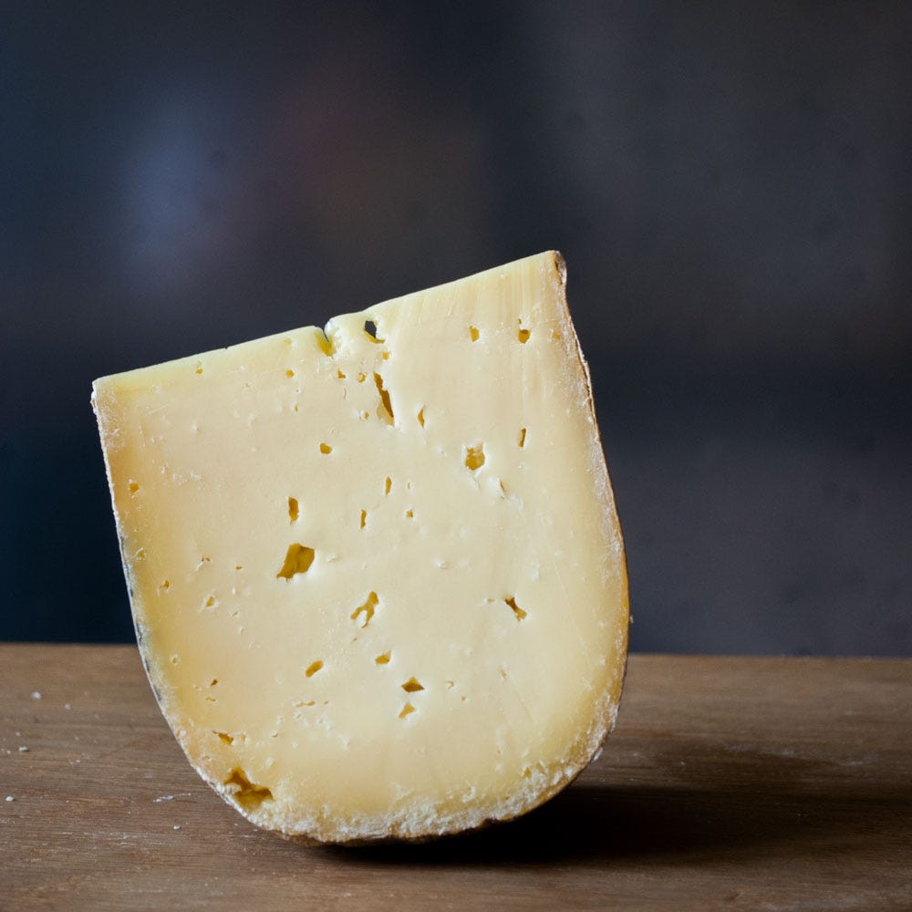 The Fine Cheese Co. Wyfe of Bath fromage vache 300g affiné 4 mois