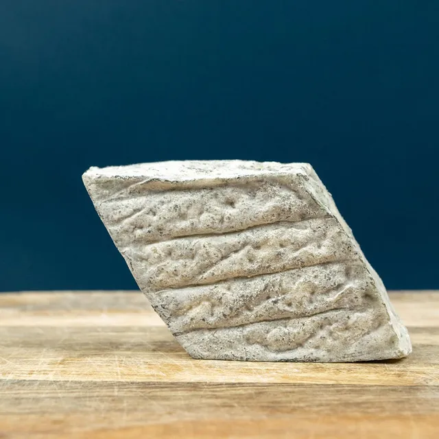 The Fine Cheese Co. Fer de Lance fromage chèvre 150-180g