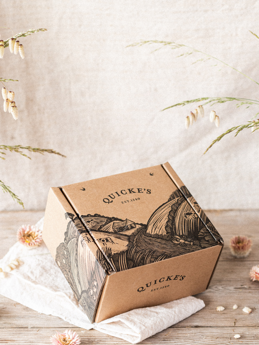 Quicke's Cheese Hampers Goat's Hamper chèvre affiné et beurre
