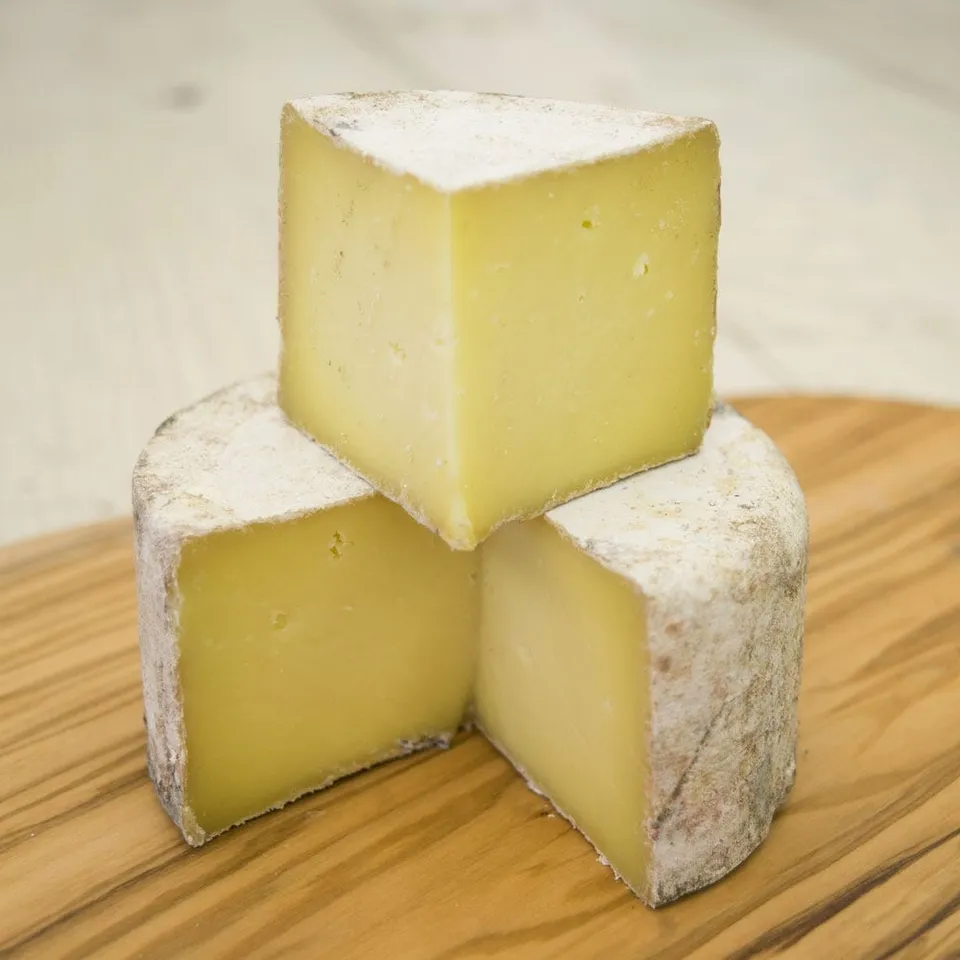 THE FINE CHEESE CO. Curworthy Baby fromage 500g lait vache
