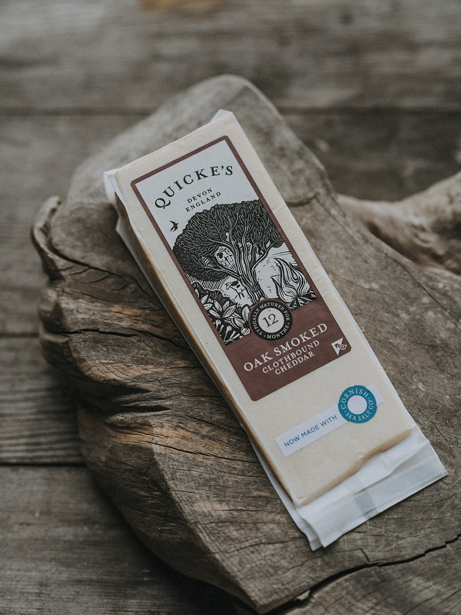 Quicke's Oak Smoked Cheddar fumé chêne 200g affiné